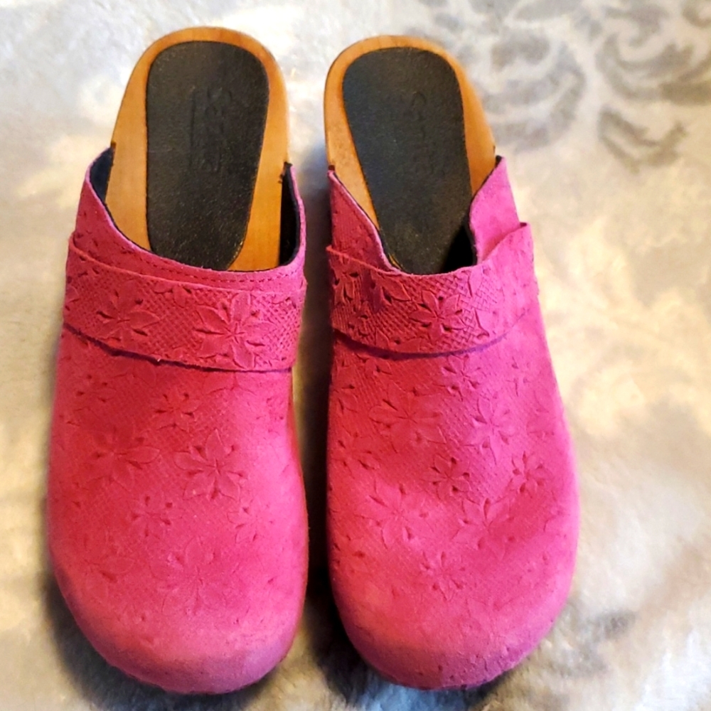 Sanita pink Clogs